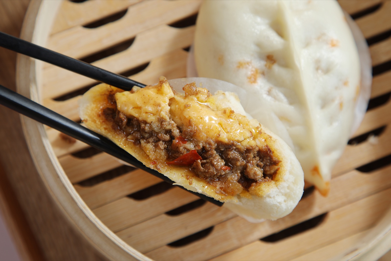 チーズ麻婆肉まん