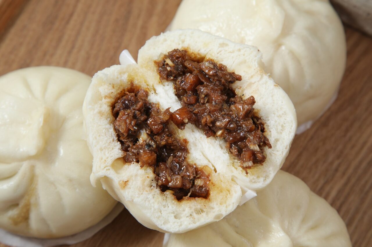 四川の醤肉包を、日本で食べやすい肉まんへ。四川味噌肉まんの開発記録